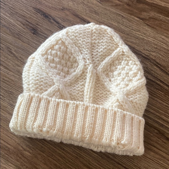 Cable knit cream wool beanie winter hat. OS unbranded good condition. - Picture 1 of 4